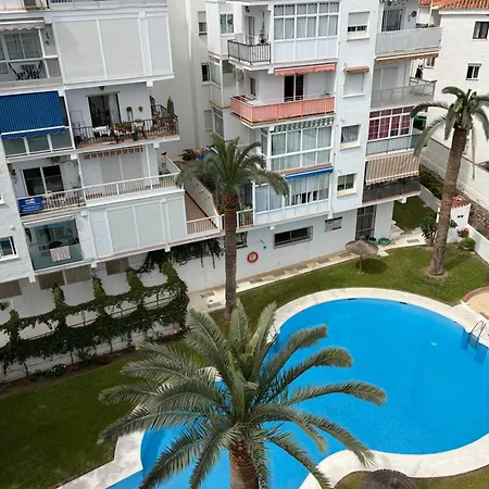 Sunlight - Soleado Con Balcon Y Piscina En El Centro De *