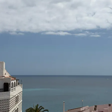 Sunlight - Soleado Con Balcon Y Piscina En El Centro De *